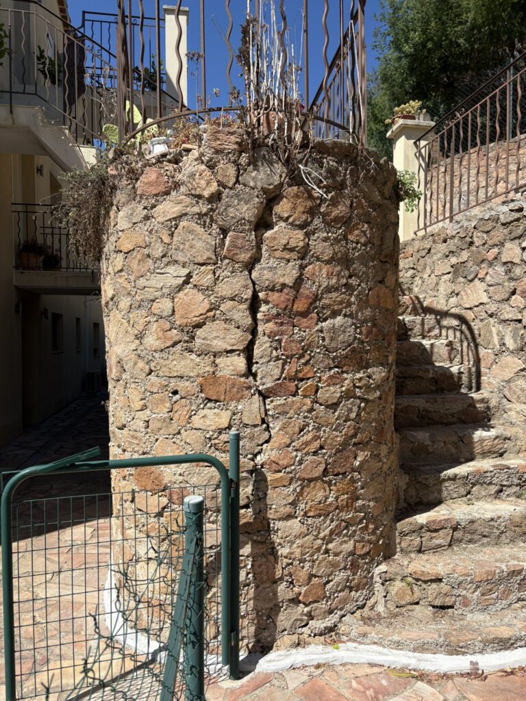 Rénovation - Tour, escalier - Avant